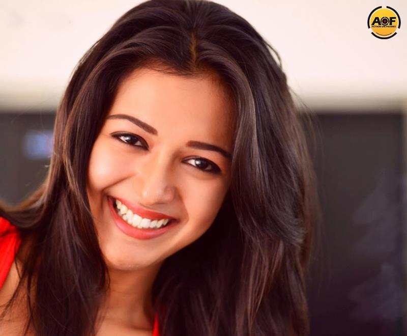  Catherine Tresa