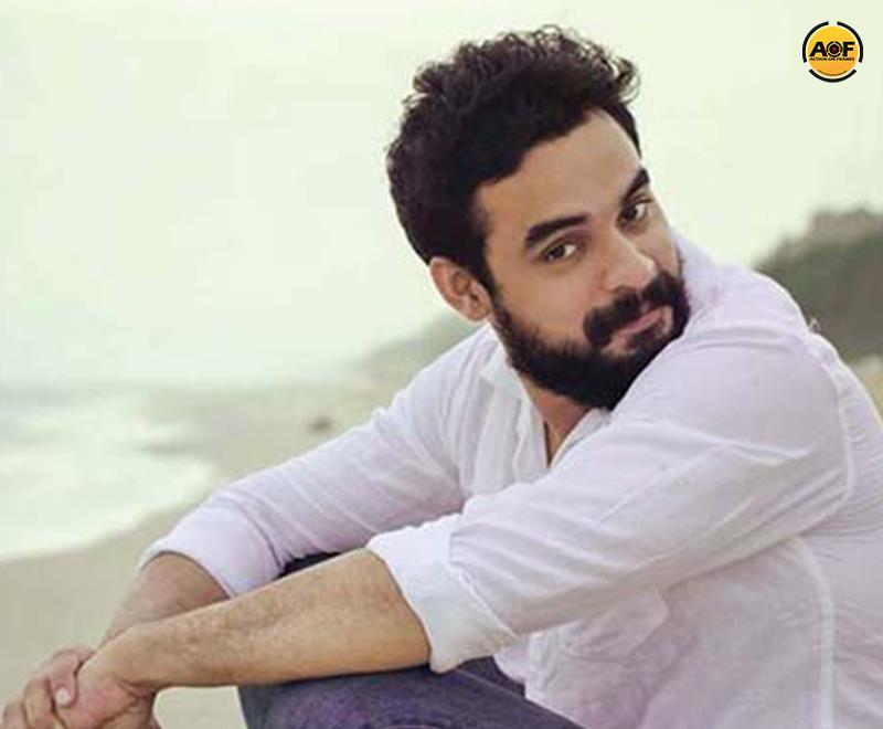 Tovino Thomas