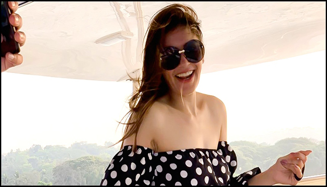 Hansika's latest bikini photo rocks internet!