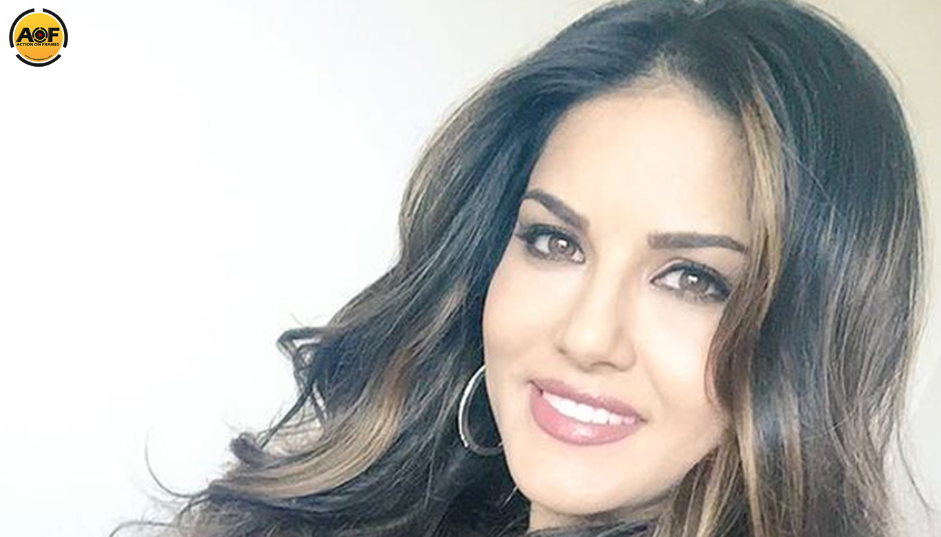 Hot actress Sunny Leone Not In Mohanlal's Movie