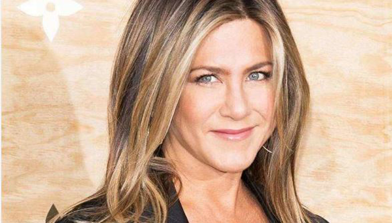 Jennifer Aniston shocks optimistic coronavirus nurse with $10 G gift card