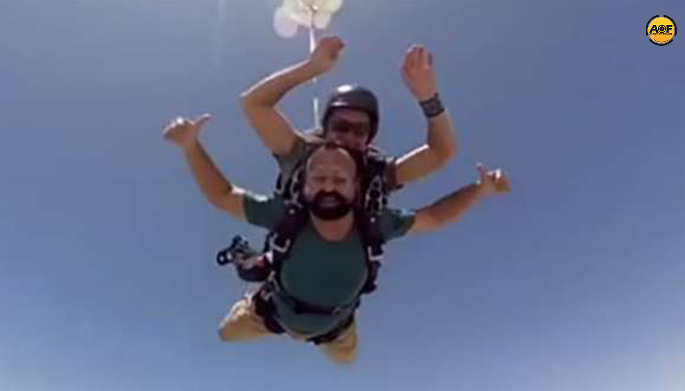 Kunchacko Boban does skydiving to promote ‘Ramante Eden Thottam’