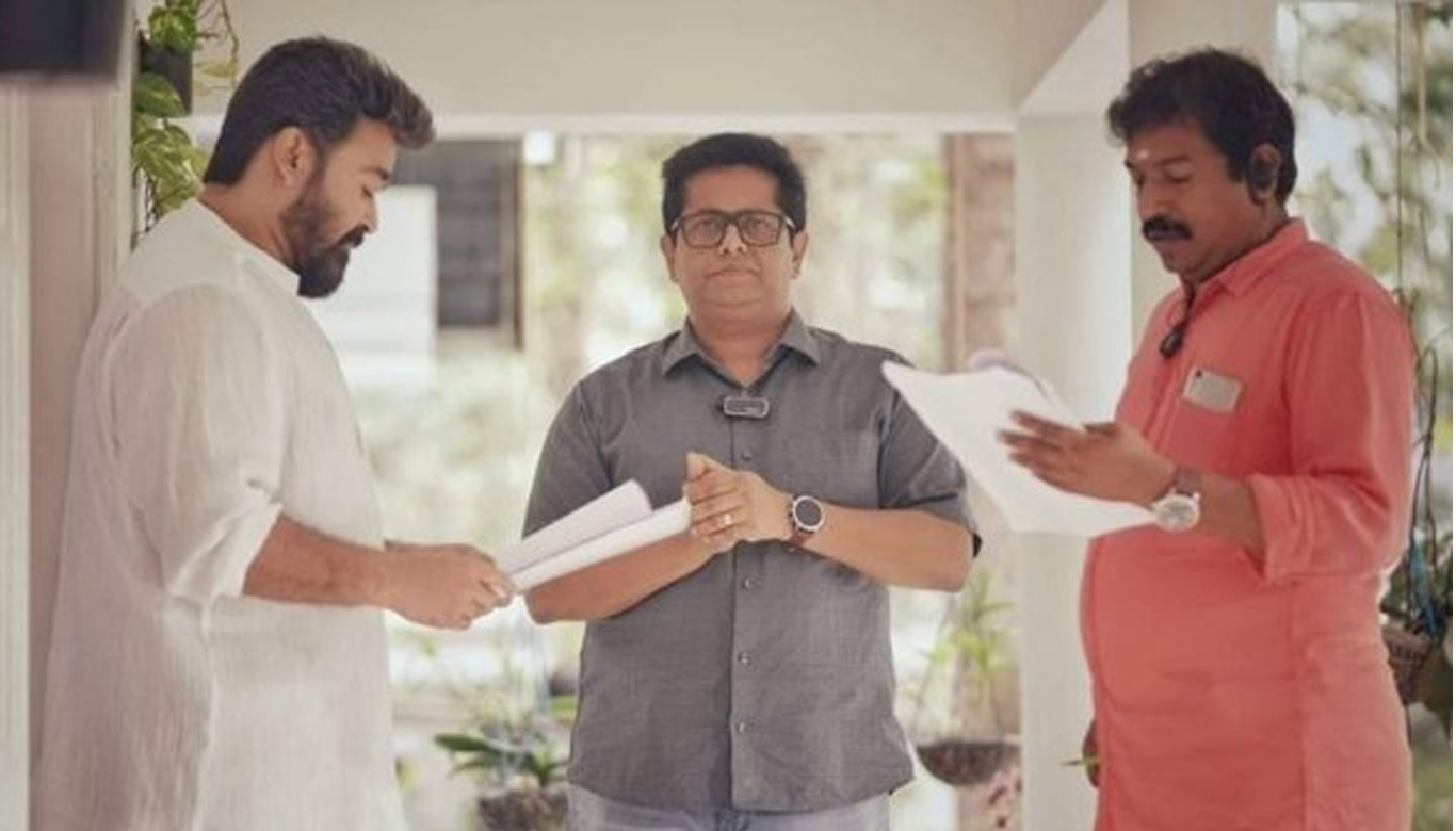 Mohanlal's new still from 'Ram' goes viral