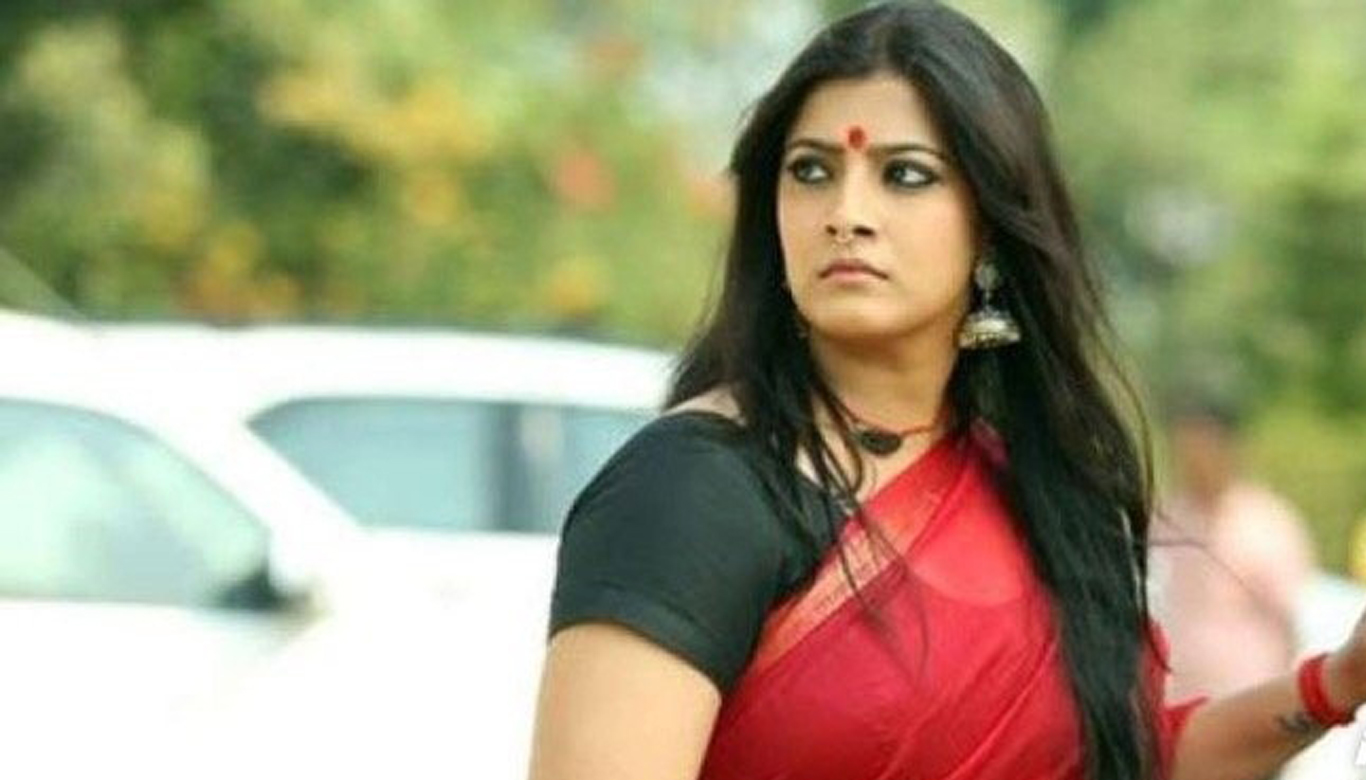 Varalakshmi Sarathkumar Marry is a business man