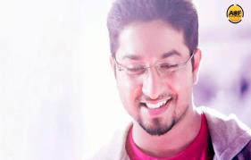 Vineeth Next titled as Aana alarodalaral